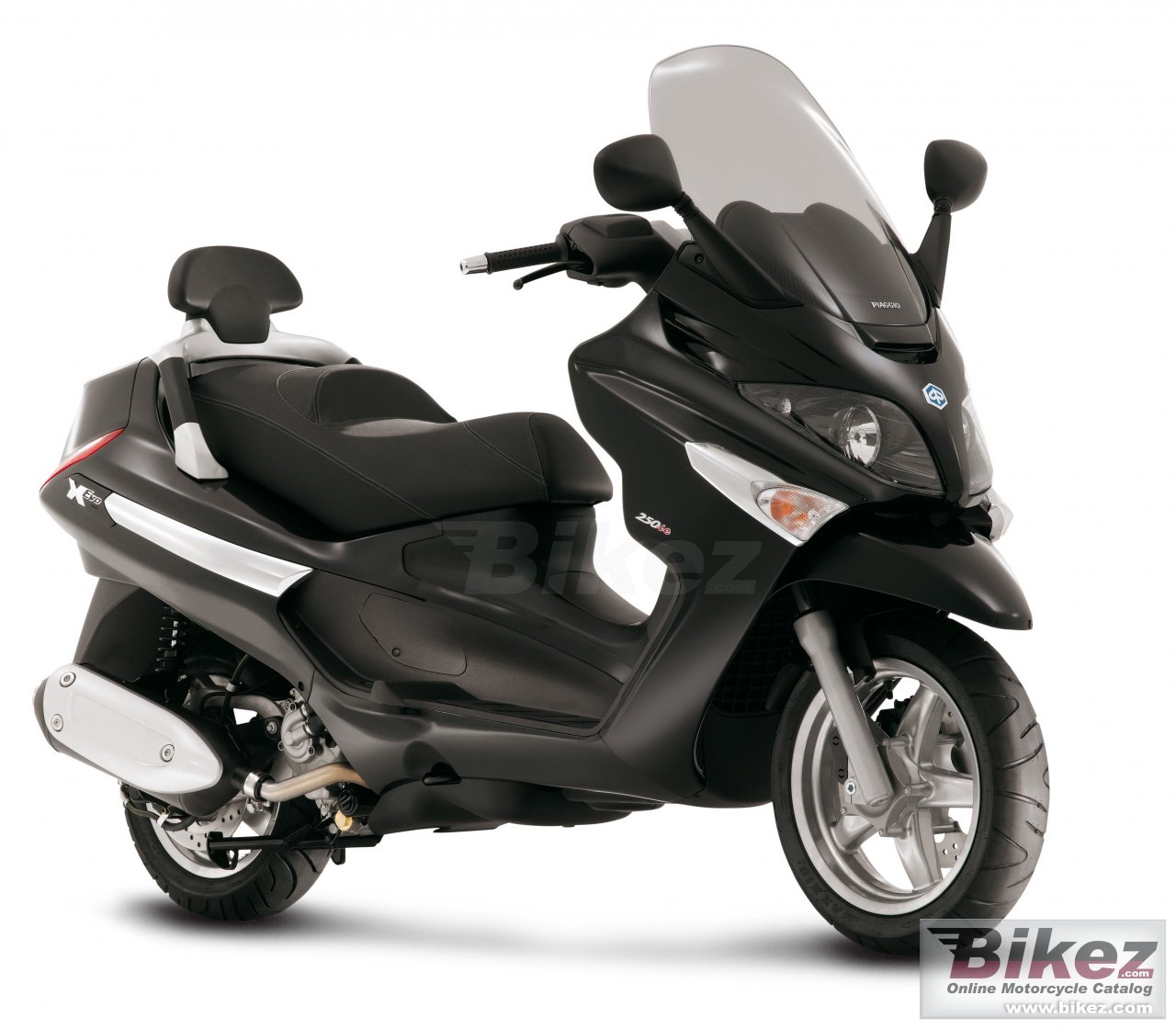 Big Piaggio xevo 250 picture and wallpaper from Bikez.com